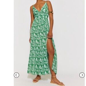 Francesca’s Mi Ami Slit Maxi Dress - L